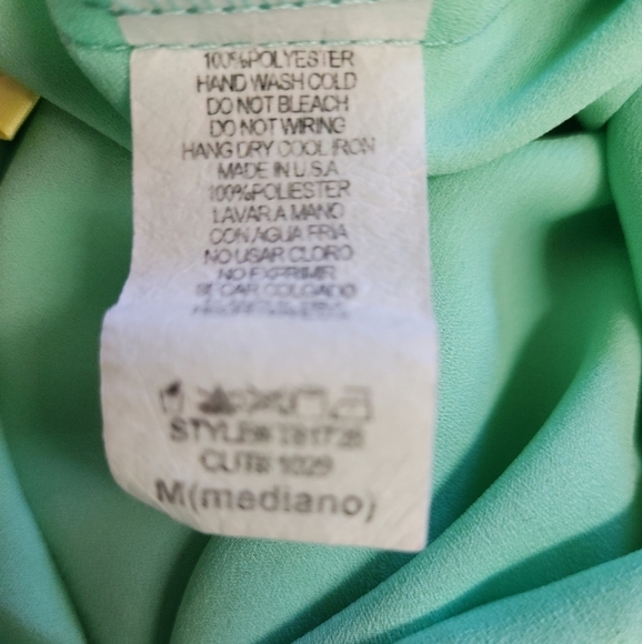 BEE STITCHED flowy sleeveless V-neck blouse mint green size medium - Picture 4 of 5
